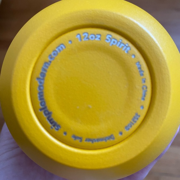 Simple Modern Wine Tumbler - Picture 2 of 3